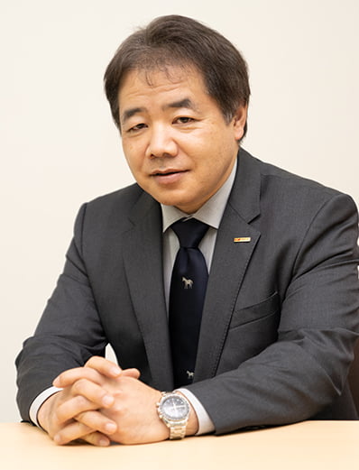 代表取締役社長　山根 慎一郎